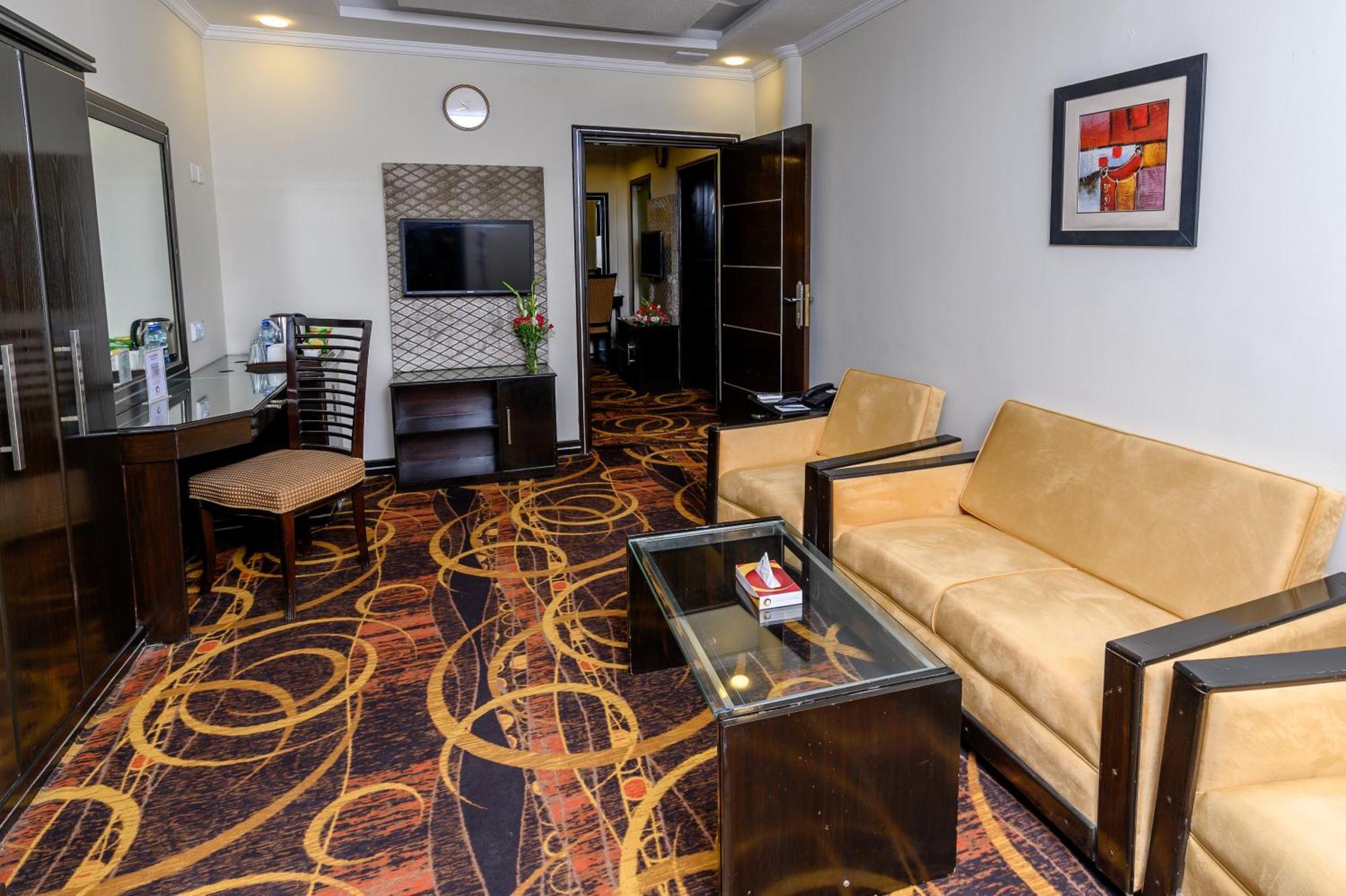 Hotel One Abbottabad Dış mekan fotoğraf