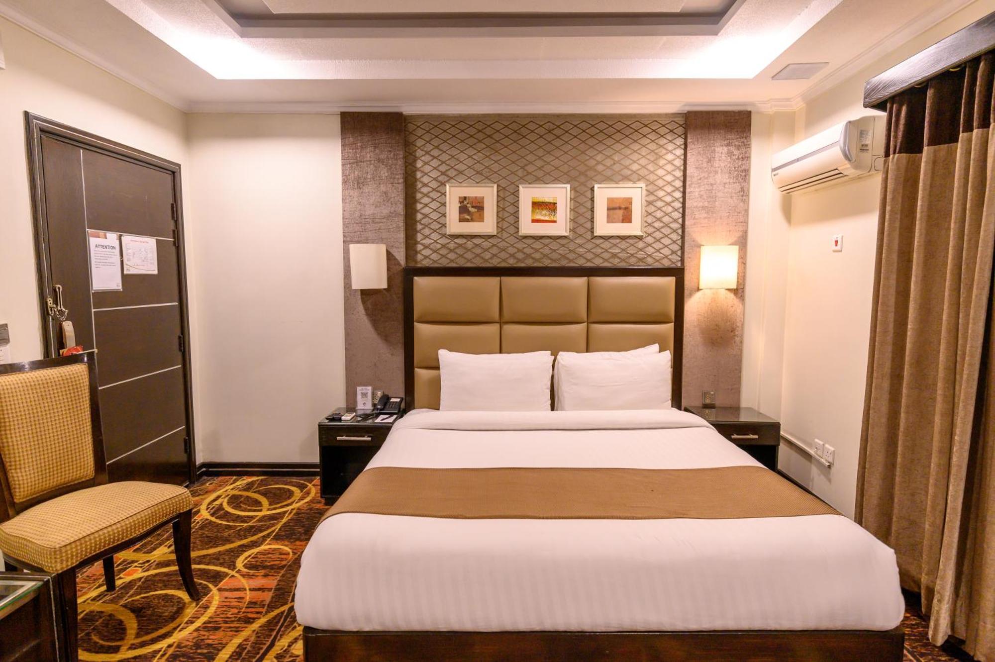 Hotel One Abbottabad Dış mekan fotoğraf