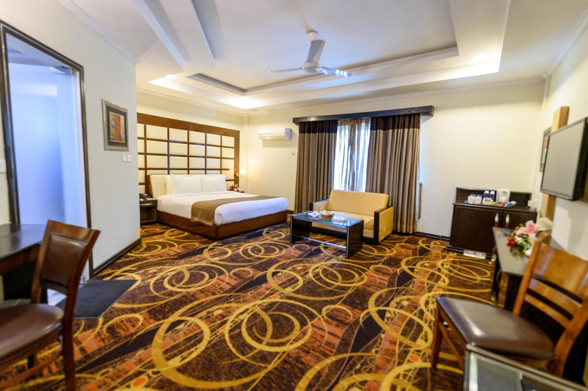 Hotel One Abbottabad Dış mekan fotoğraf