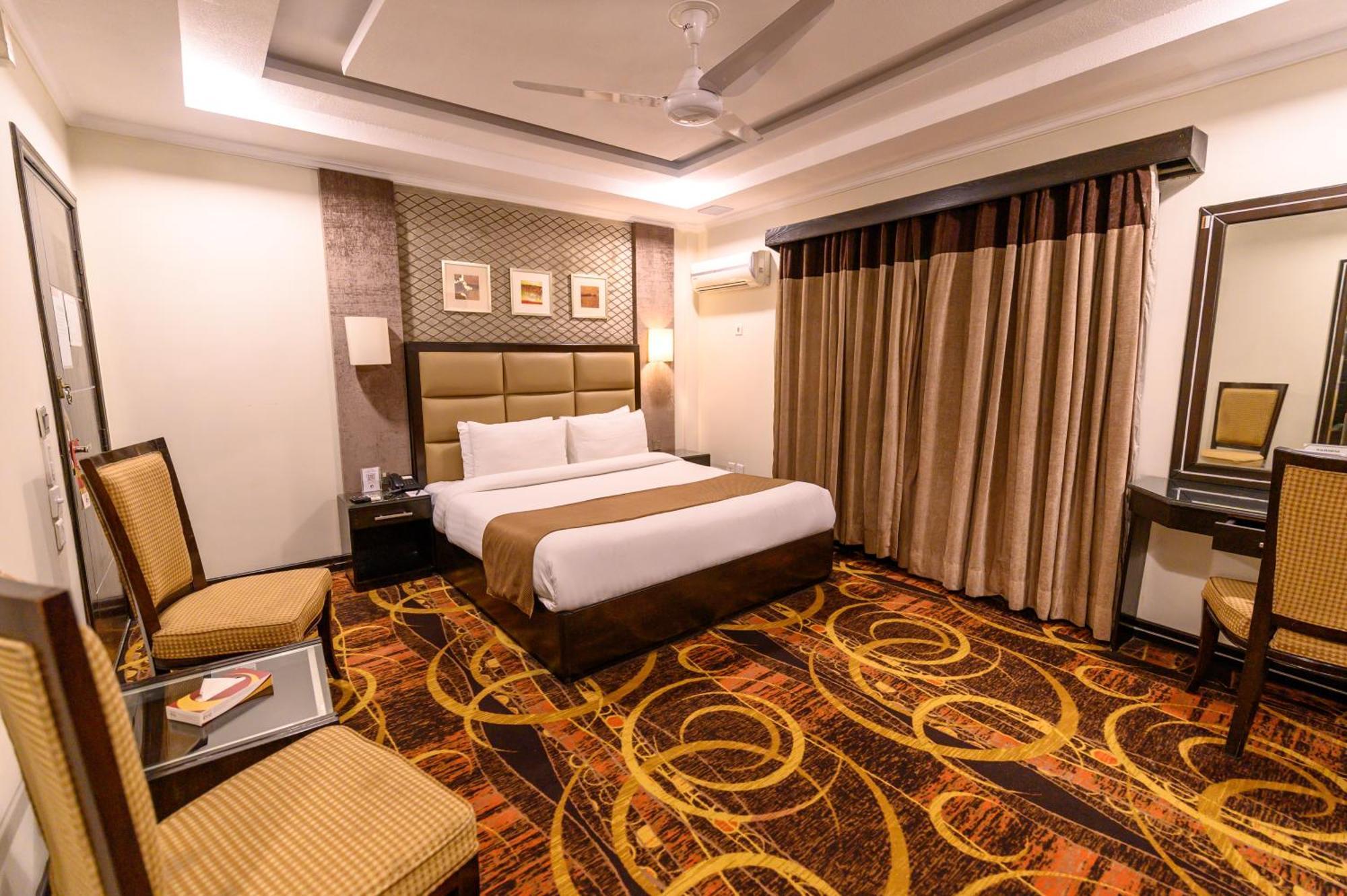 Hotel One Abbottabad Dış mekan fotoğraf